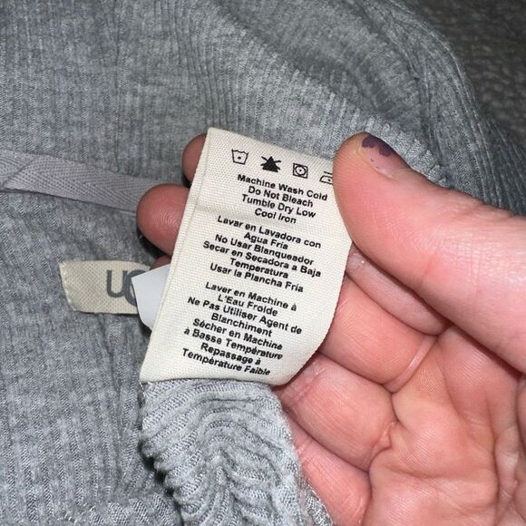 UGG Women’s Gray Ribbed Drawstring Hoodie Size Small - Picture 9 of 13